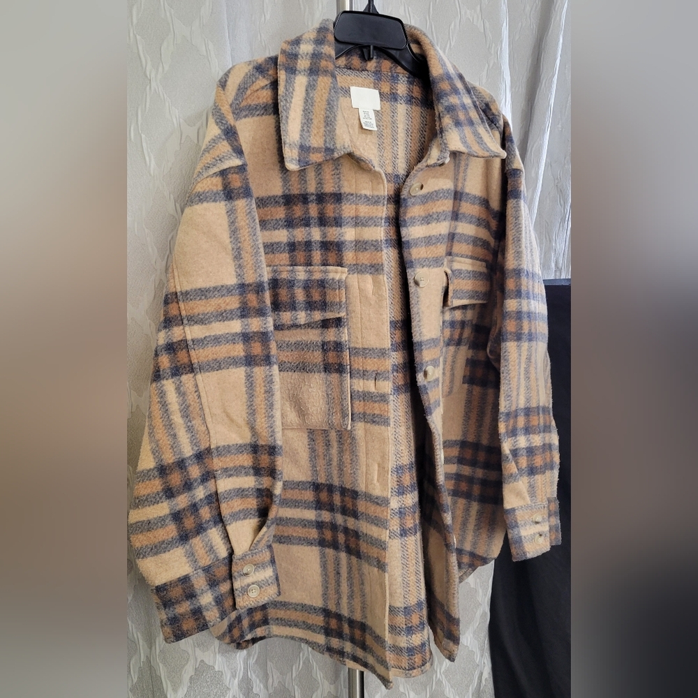 H&M | Oversized Beige & Plaid Shacket 